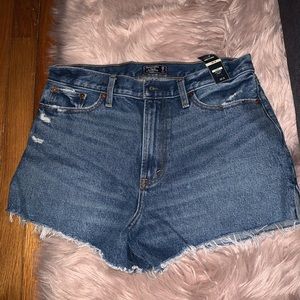 NWT Abercrombie and Fitch Annie High Rise Shorts